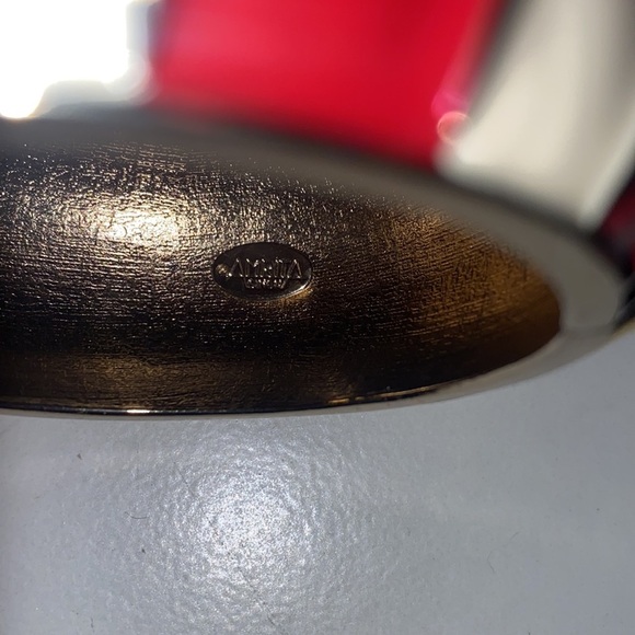 Amrita Singh Red/White Spring Cuff Bracelet - Picture 2 of 3